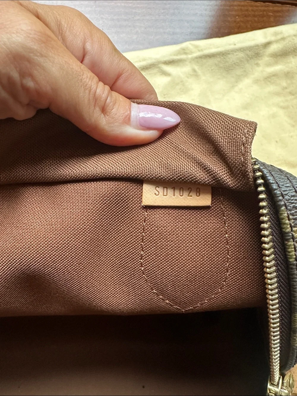 LOUIS VUITTON Montorgueil GM Shoulder Bag Purse Monogram Brown with Lock